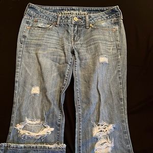 American Eagle. Size 6. Blue jeans.